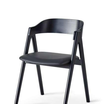 Mette stol i sort eg og læder sæde front