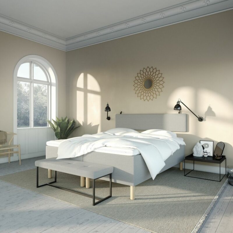 Lækker lysgrå luksus boxmadras seng i 180x200 cm i et lyst miljø til en super skarp pris