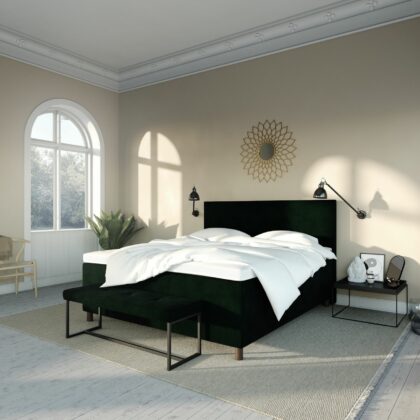 Kontinentalseng 180x210 cm i grøn farvet velour i et lyst soveværelse